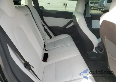 2020 Tesla Model 3 z USA, uszkodzony, nr VIN 5YJ3E1EB6LF742701